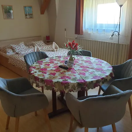 Vecsey Apartman Lägenhet Eger