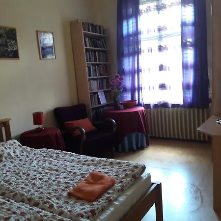 Lägenhet Vecsey Apartman Eger
